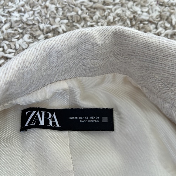 Zara Beige Overcoat Lapels, Two Black Buttons, Two Pockets Shoulder Pads Sz XS - Picture 5 of 8